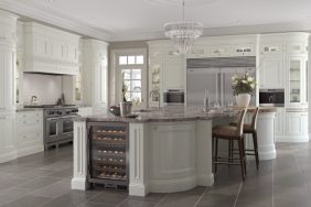 Charlotte Traditional Kitchen in Porcelain